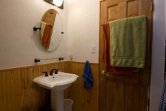 08_attic_apartment__bathroom-1